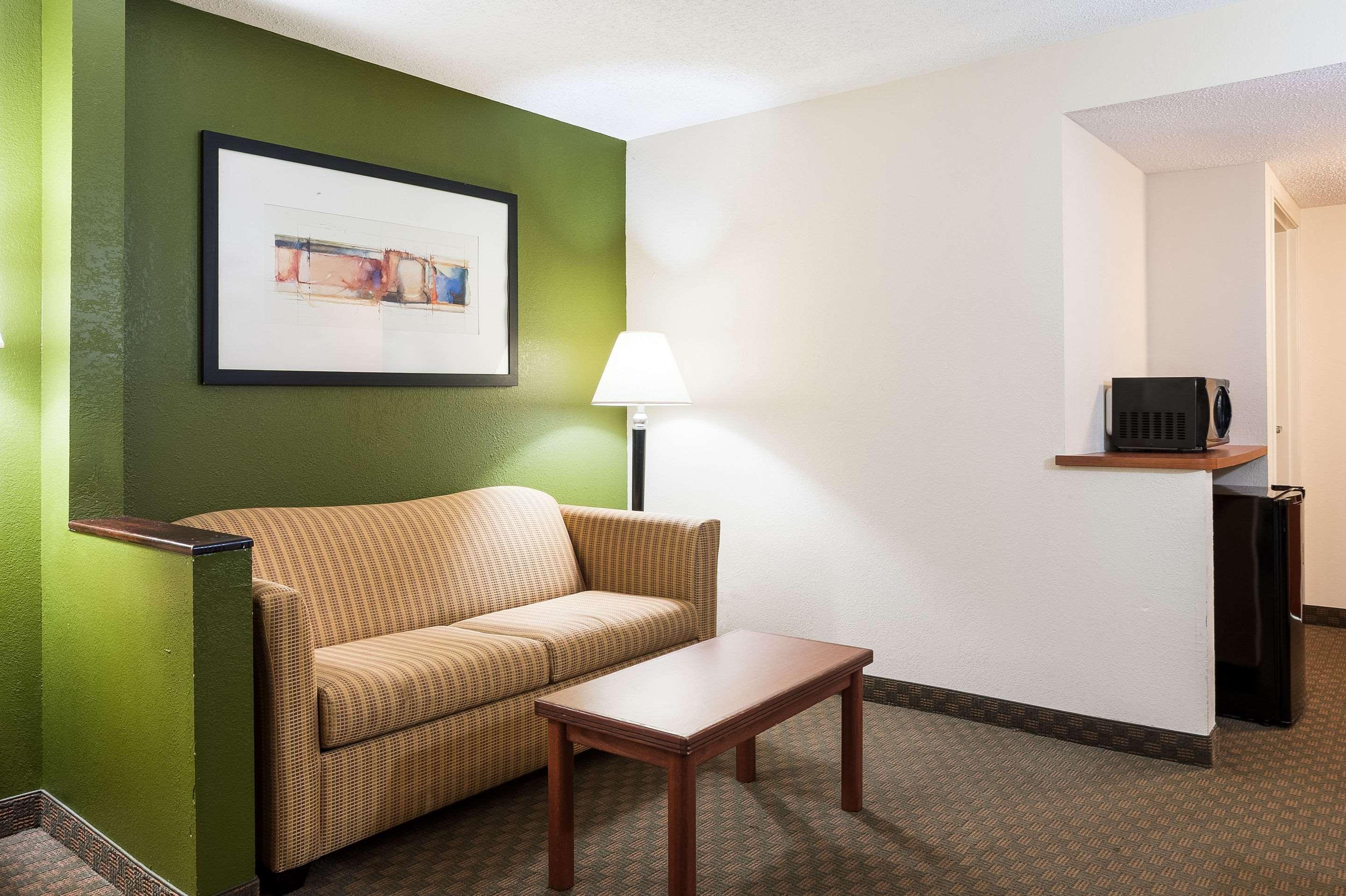 Quality & South 3* Lake Charles