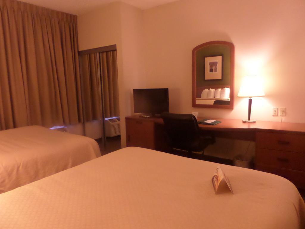 Hotel Quality & Charles South Lake Charles