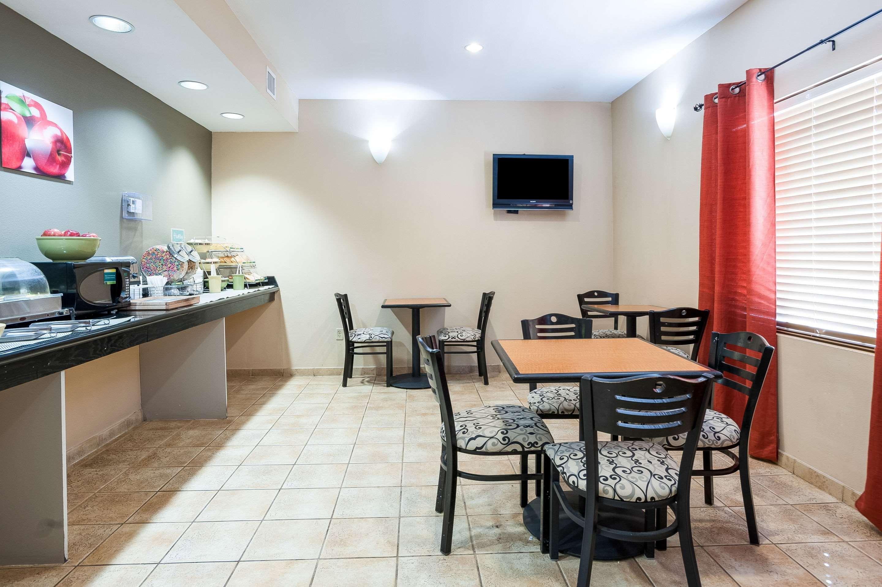 Quality & South 3* Lake Charles