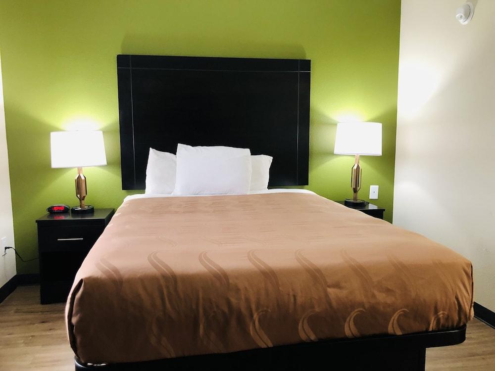 Quality & South Hotel