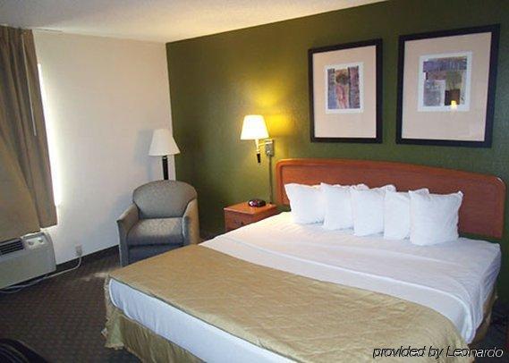 Hotel Quality & Charles South Lake Charles